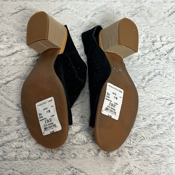 Korks Black Suede Perforated 2” Heel Adjustable Strap Size 11 - Picture 4 of 6